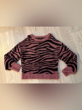 Express Mauve Zebra-Stripe Fuzzy Crewneck Sweater